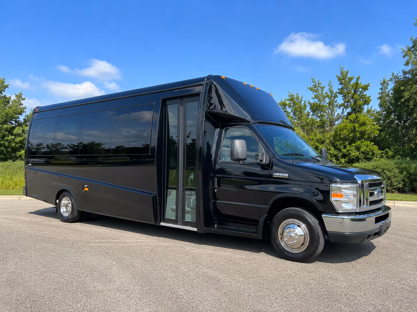 charter bus rentals for hawthorne schools heading to performing arts events