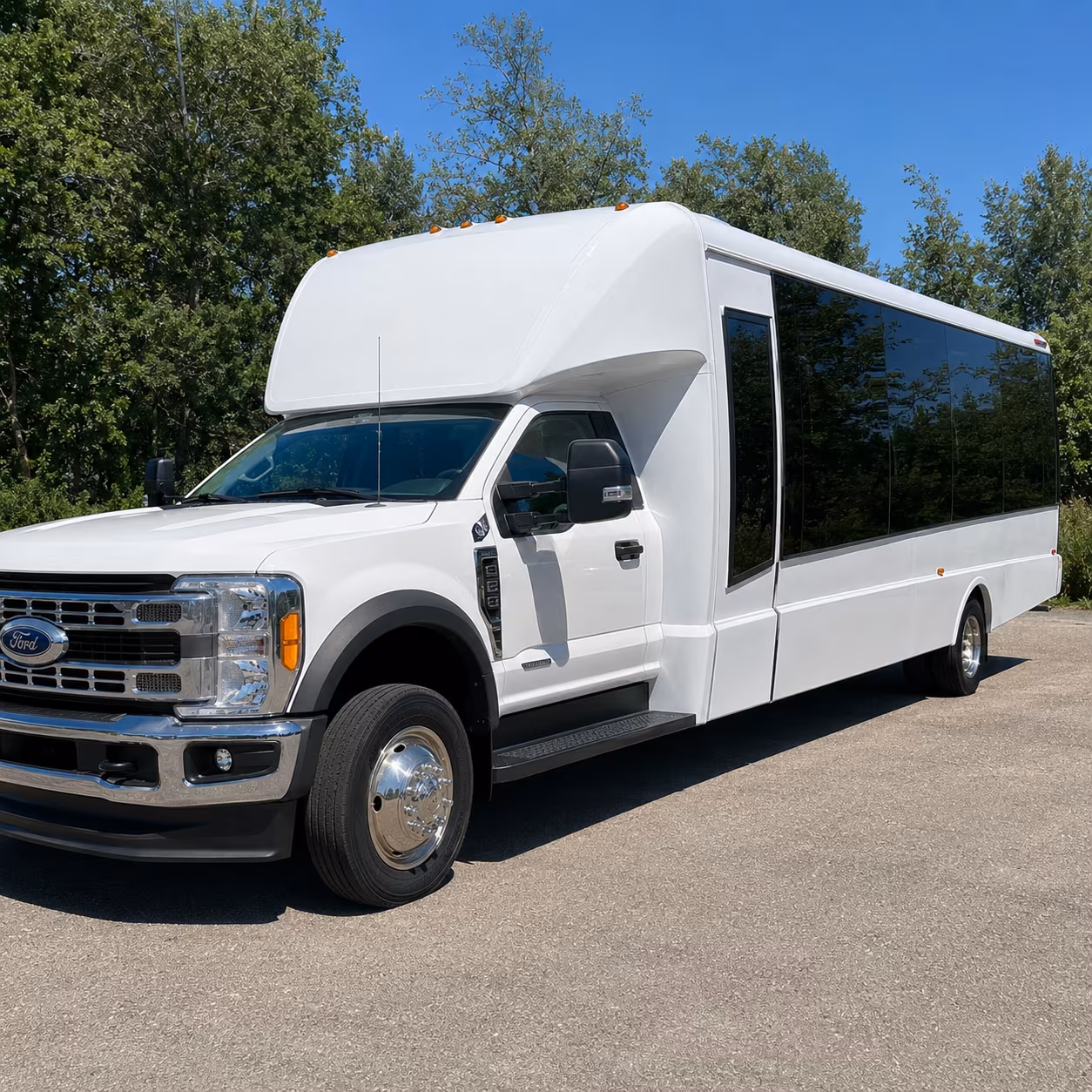 hotel to venue shuttle buses for corporate groups in hawthorne