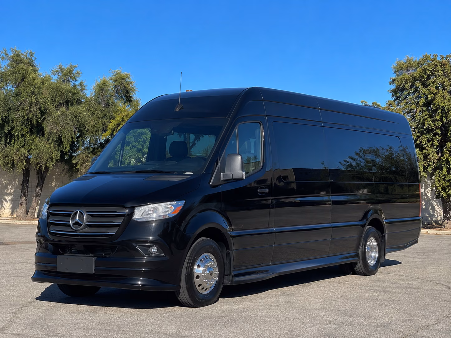 transportation serving hawthorne and nearby cities